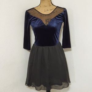 DIVIDED H & M Blue velvet black Mesh Inset Long Sleeve sz.8